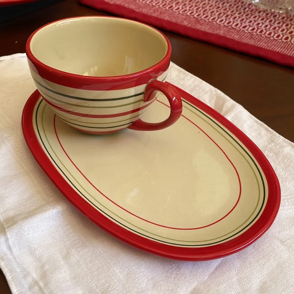 Crate & Barrel cup & sandwich plate tray set red & green stripe